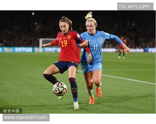 女足雄狮队：萨琳娜·威格曼回应玛丽·厄普斯自传中关于汉娜·汉普顿的言辞